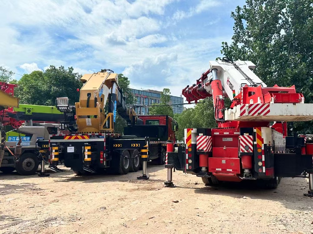 如何选择一家专业可靠的大型设备吊装公司?